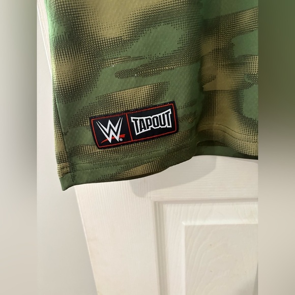 Tapout camo crew neck muscle tank WWE size large green - Picture 3 of 9